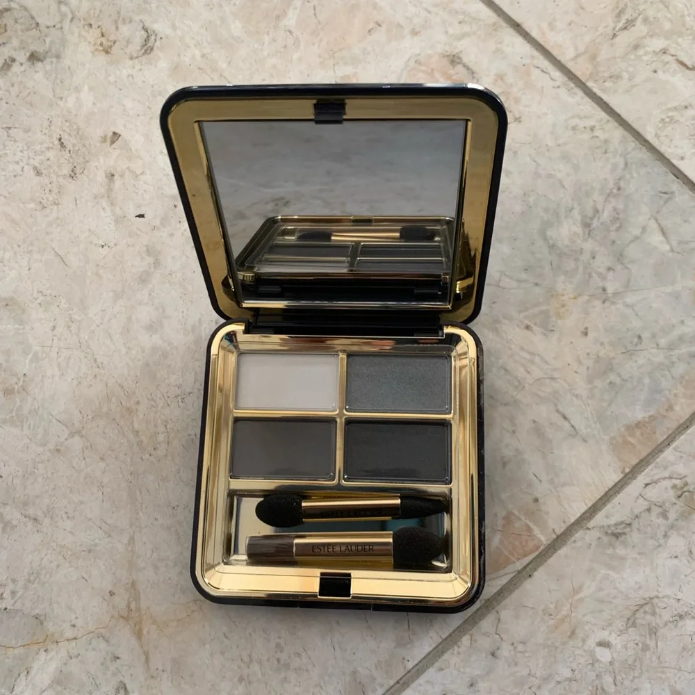 New Estee Lauder Signature Eyeshadow Quad 18 BLACK SMOKE/RARE